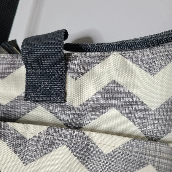 Skip Hop Chevron Diaper Bag - Picture 5 of 9